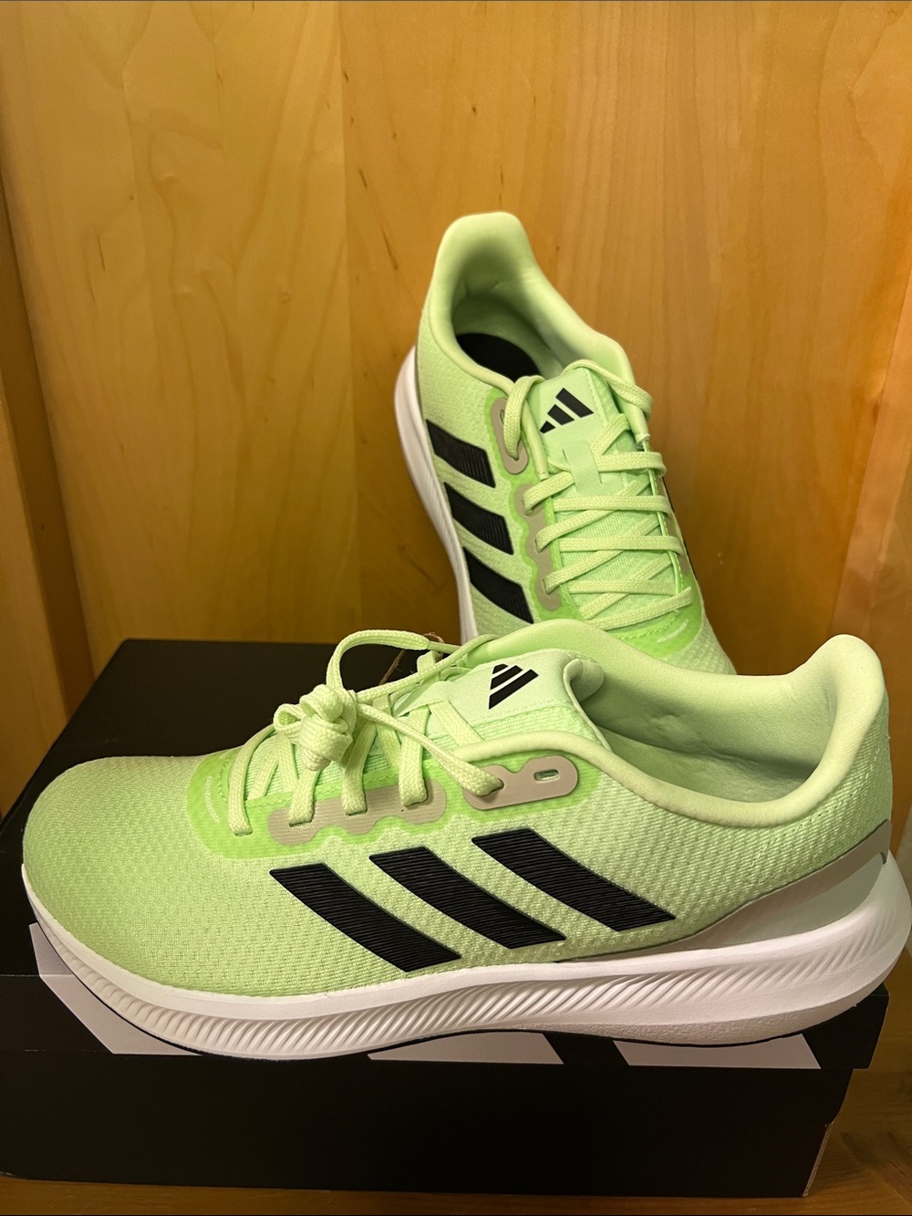 Adidas Runfalcon 3.5 Men’s Running Shoes volt /White 
Upper Mesh
Sole Rubber
